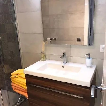 Cosy Flat In Comarruga! Free Wifi!! شقة كوماروغا