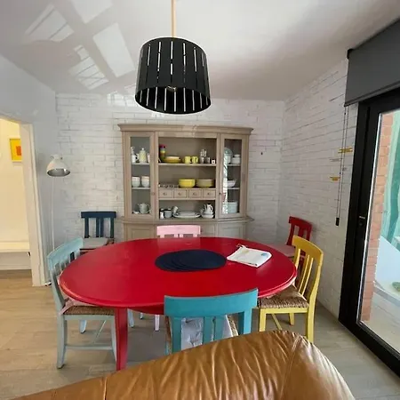 Cosy Flat In Comarruga! Free Wifi!! كوماروغا